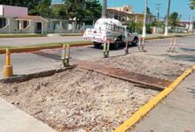 Peligroso Bache en Carretera Preocupa a Residentes de Barra Norte Tuxpan