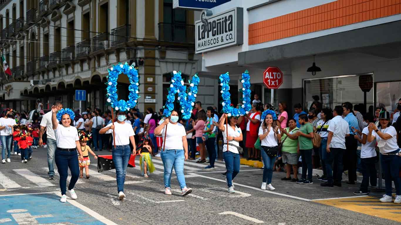 Convocatoria para el Desfile de las Naciones Unidas en Tuxpan