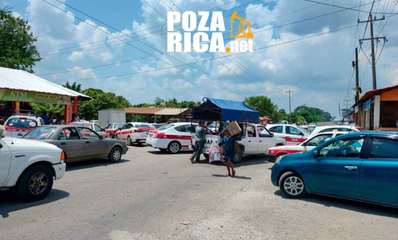 Caos Vial por Bloqueo en Carretera Espinal-Coyutla