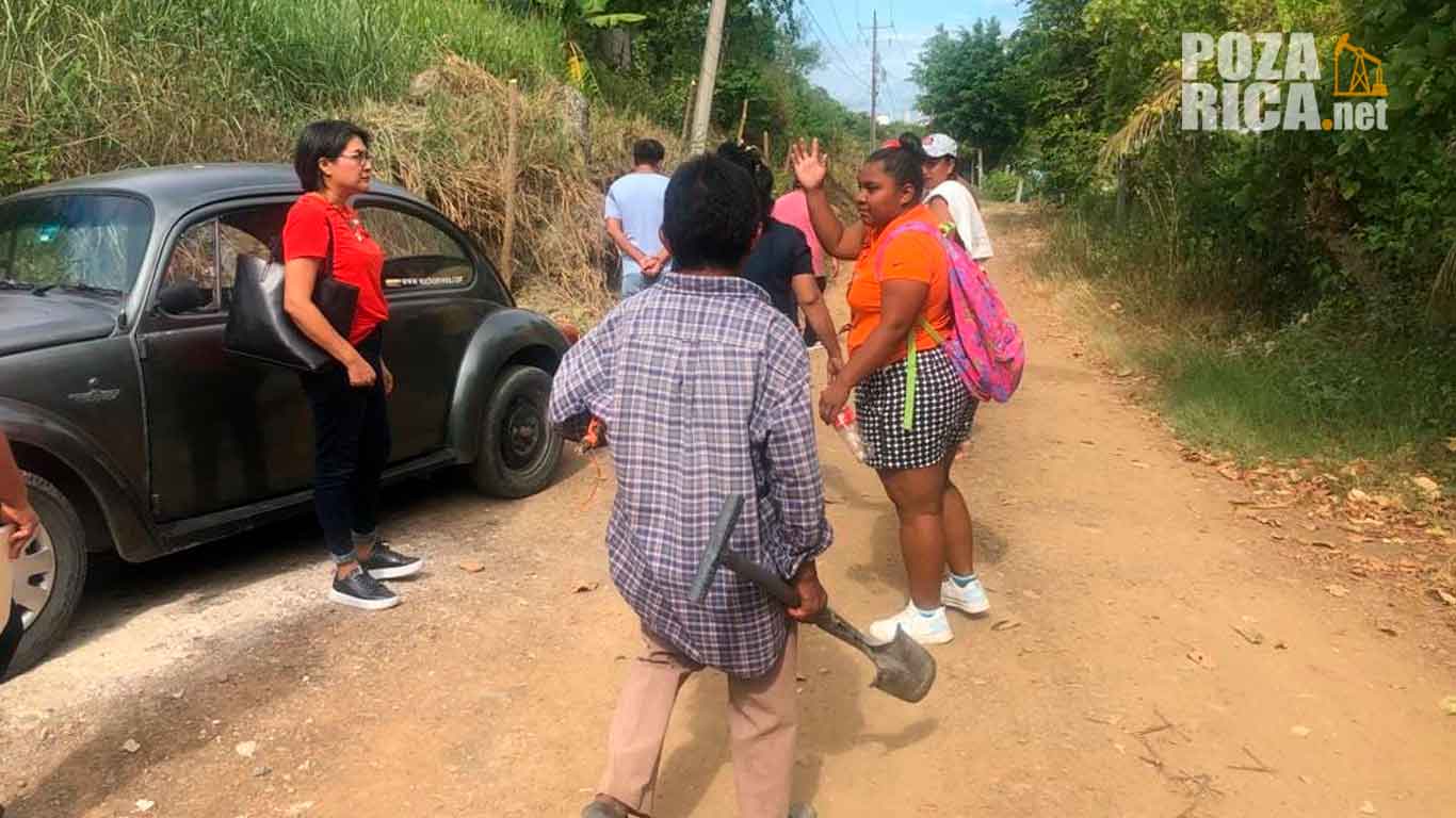 Conflicto entre Directora de Escuela y Vecinos en Poza Rica por Uso de Predio