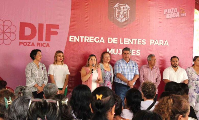 GOBIERNO DE POZA RICA Y DIF MUNICIPAL ENTREGAN LENTES GRATUITOS A MUJERES