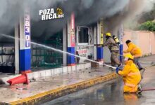 Incendio arrasa refaccionaria "Del Ángel" en Poza Rica