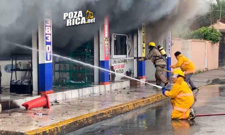 Incendio arrasa refaccionaria "Del Ángel" en Poza Rica