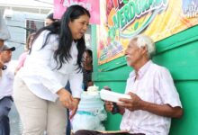 DIF Poza Rica reparte 500 platillos a adultos mayores con el programa "Sazón y Corazón"