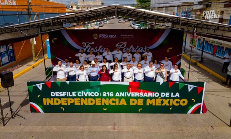 Poza Rica conmemora el 216 aniversario de la Independencia de México con desfile cívico
