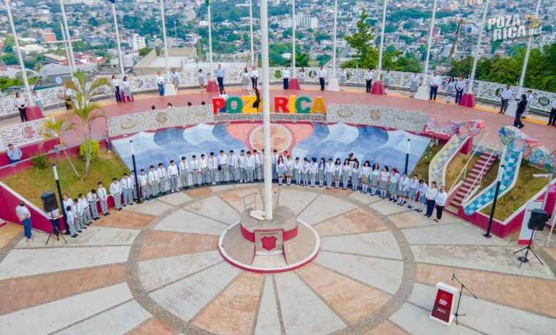 Gob de Poza Rica conmemora el Día de la Nación Pluricultural con acto cívico