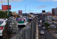 Transportistas bloquean 21 de Marzo y La Granja en Xalapa