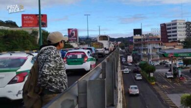Transportistas bloquean 21 de Marzo y La Granja en Xalapa