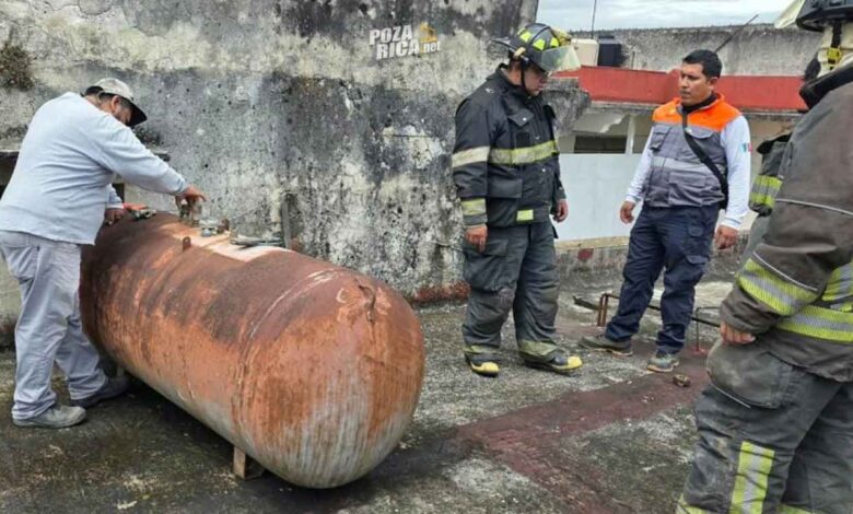 Evacuan a 2 mil personas en el centro de Xalapa por olor a gas